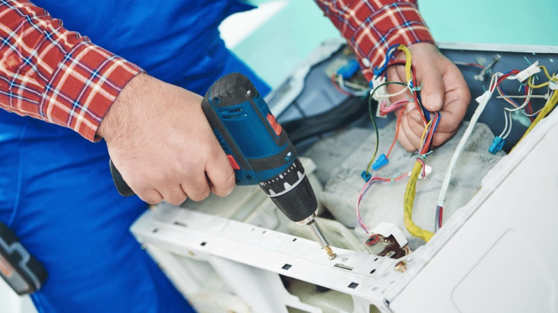 Menemen Vaillant Vaillant çamaşır makinesi kart tamiri – Su almama arızası orijinal parça ile giderildi. - Teknik servis örneği